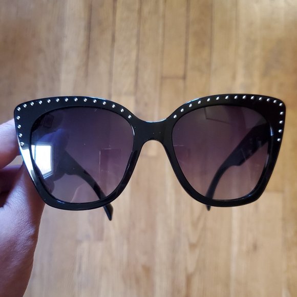 Moschino Women’s Sunglasses - NWT - Picture 8 of 10